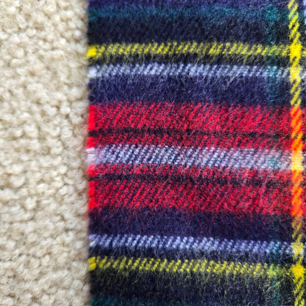Tartan Plaid Wool WRAP Gorgeous and Soft - Picture 7 of 9